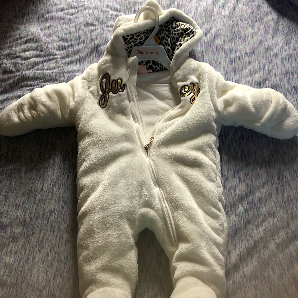 New without tags juicy couture baby onesie coat!!